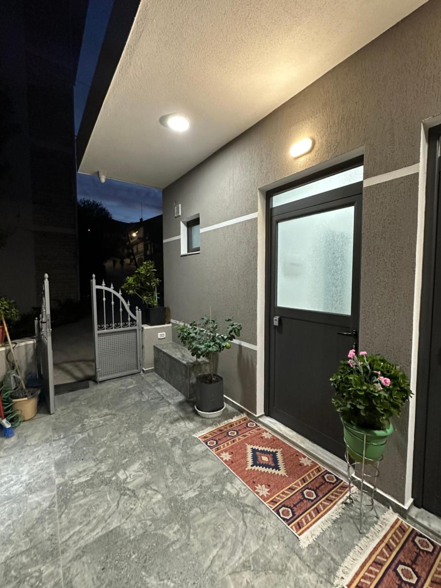 Lola'S Rooms Gjirokaster Ngoại thất bức ảnh